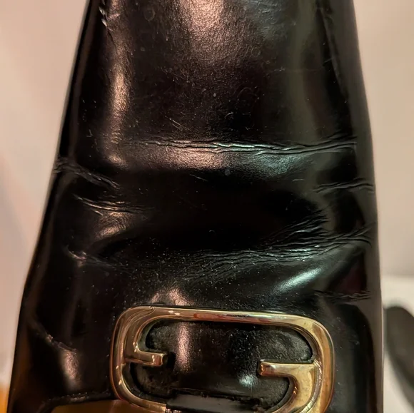 Gucci Classic Black Leather Women's Heels with Metal Accent - Picture 9 of 10